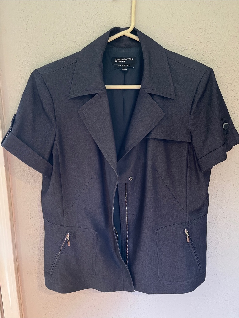 2 piece Jones New York Short-Sleeve Navy front Zip  - Pant Suit size 16
